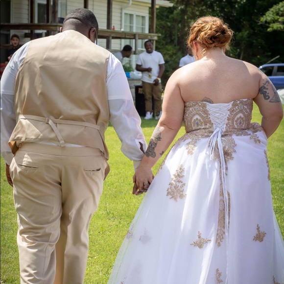 Meet your Posher, Tamra - Picture 1 of 1